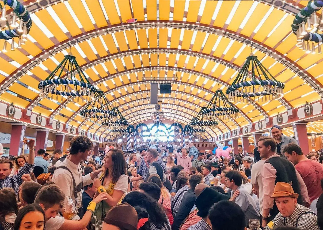 Oktoberfest On A Budget Hotel München 0*,  Duitsland